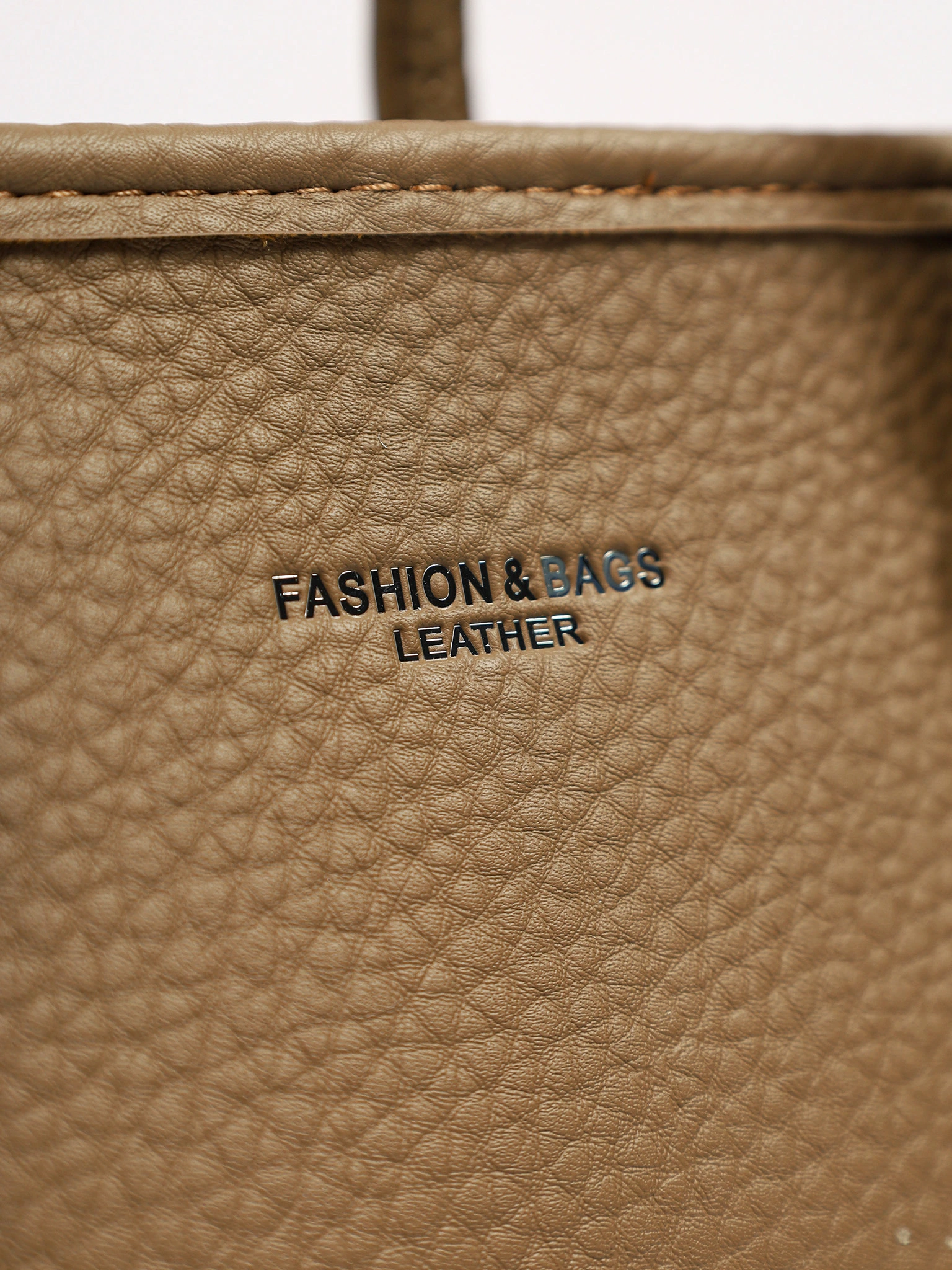 Сумка-тоут  с регулируемыми ручками и тиснением в ассортименте